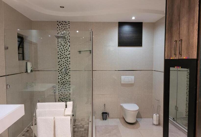 Четырехместный Номер Стандарт, 196 On Victoria Bed & Breakfast