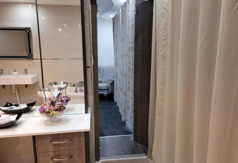 Президентский Люкс, 196 On Victoria Bed & Breakfast