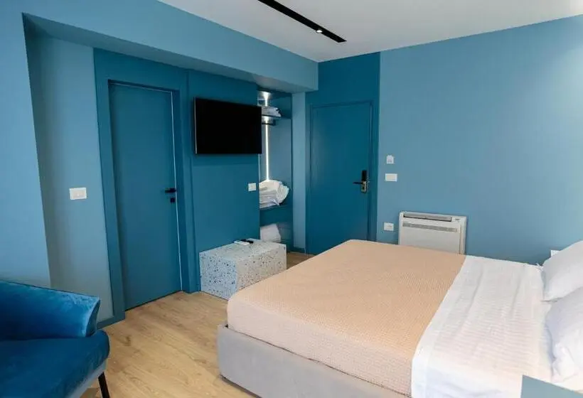 اتاق لوکس با بالکن, B&b Visar Rooms