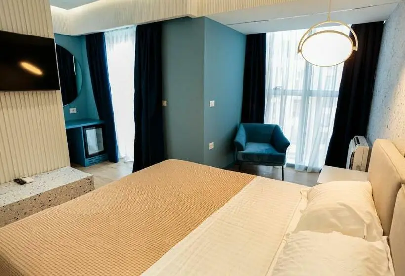 اتاق لوکس با بالکن و چشمانداز دریا, B&b Visar Rooms