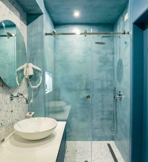 اتاق لوکس با بالکن و چشمانداز دریا, B&b Visar Rooms