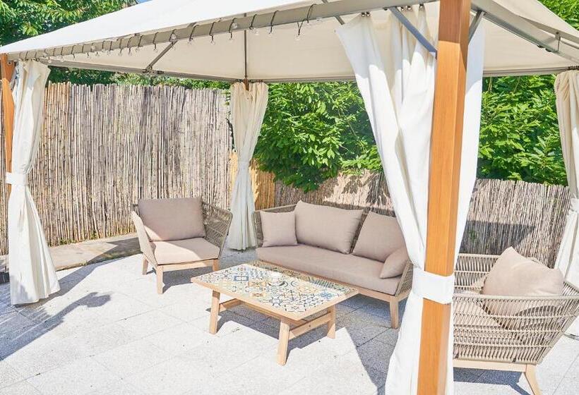 اتاق لوکس, Villa La Gitana