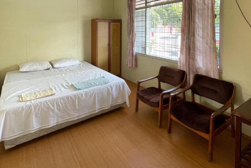 バス共有のスタンダードルーム, Valencia Homestay Redpartner