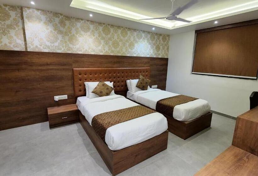 Номер Стандарт, Nova Pride