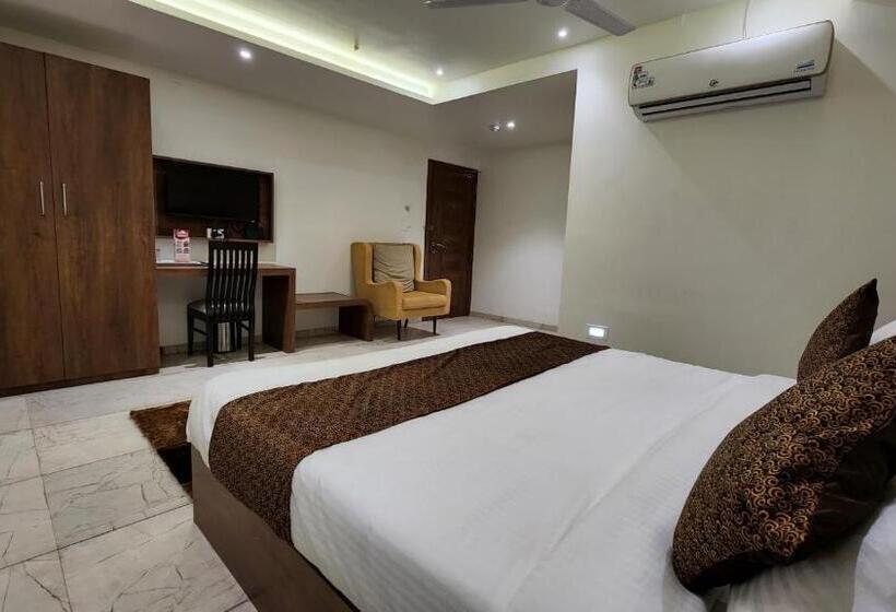 Люкс, Nova Pride