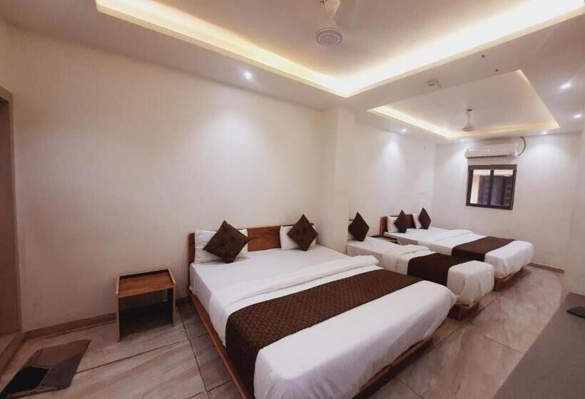 Семейный Номер, Nova Pride