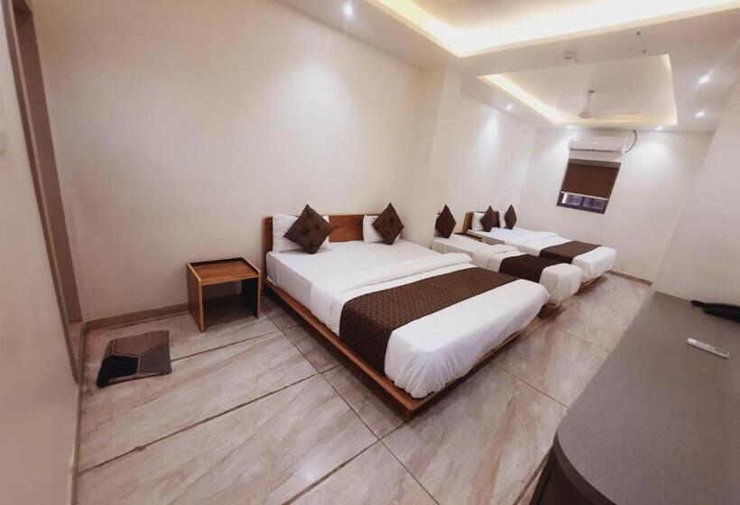 Семейный Номер, Nova Pride