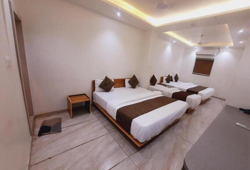 Семейный Номер, Nova Pride