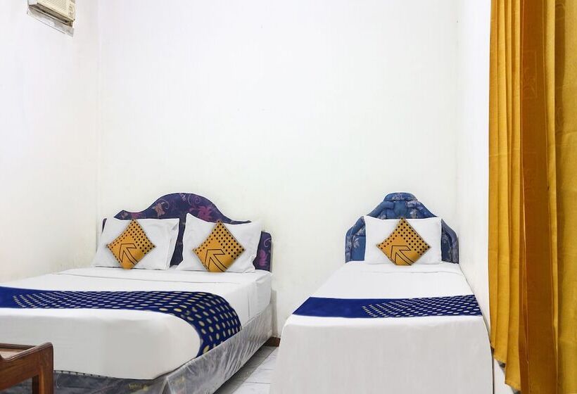 Трежместный Номер Economy, Spot On 91212 Hotel Kelimutu