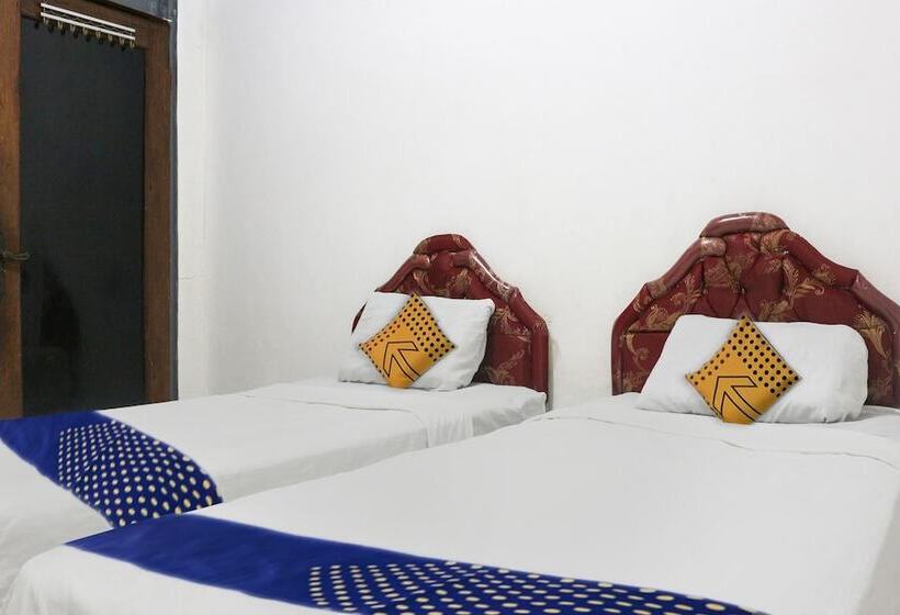 基本间, Spot On 91212 Hotel Kelimutu