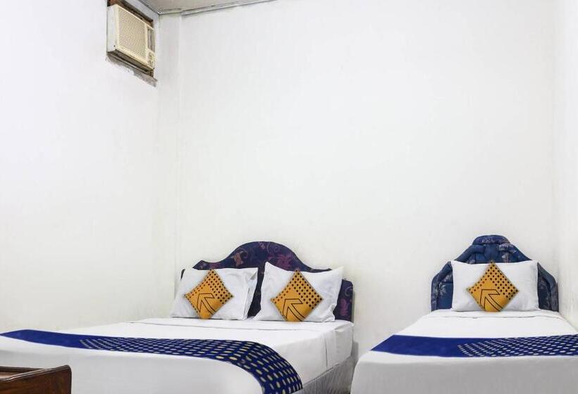 经济型三人房间, Spot On 91212 Hotel Kelimutu