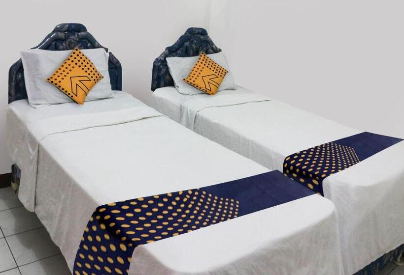 经济房, Spot On 91212 Hotel Kelimutu