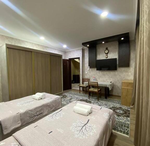 标准间, Town House