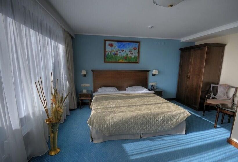 اتاق استاندارد با بالکن, Aleksandrovski Grand Hotel Vladikavkaz