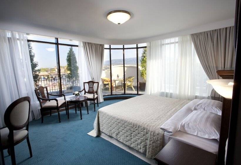 Superior Room with Terrace, Aleksandrovski Grand Hotel Vladikavkaz