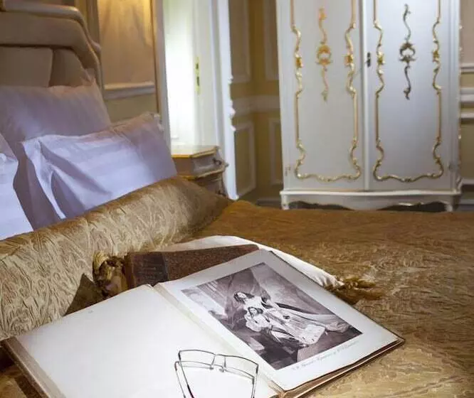 スイート, Aleksandrovski Grand Hotel Vladikavkaz