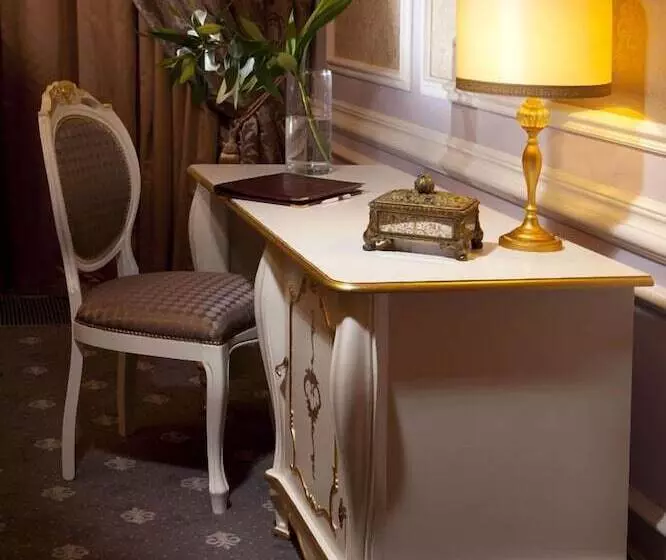 スイート, Aleksandrovski Grand Hotel Vladikavkaz
