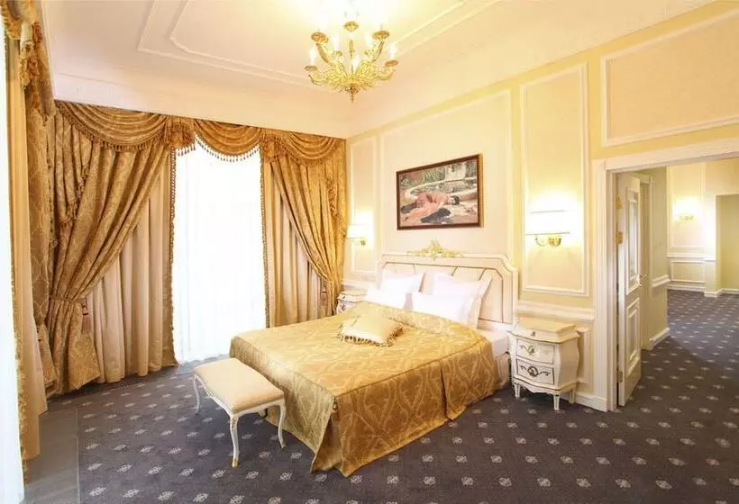 スイート, Aleksandrovski Grand Hotel Vladikavkaz