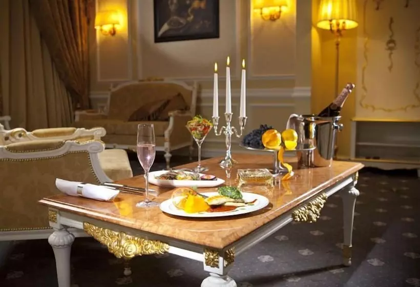 スイート, Aleksandrovski Grand Hotel Vladikavkaz