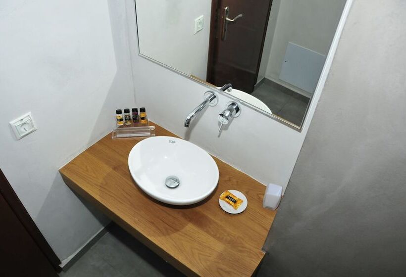 스탠다드 룸, Anessis