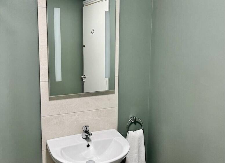 标准三人间, Dingle Harbour Lodge B&b