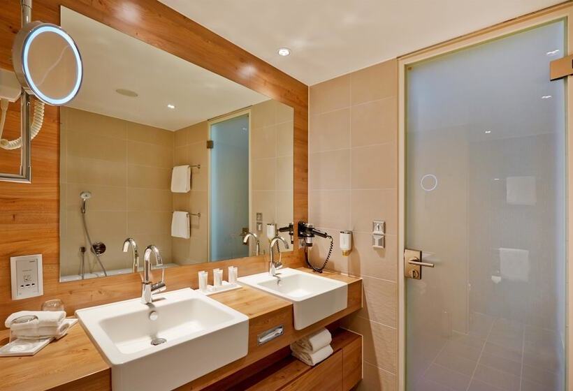 إستوديو قياسى, H4 Hotel München Messe