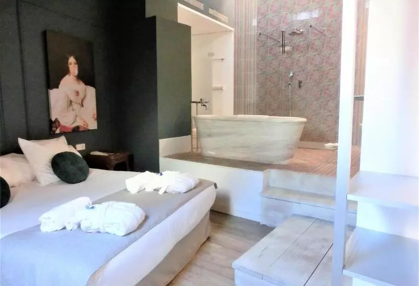 سوییت جونیور لوکس, Les Monges Palace Boutique