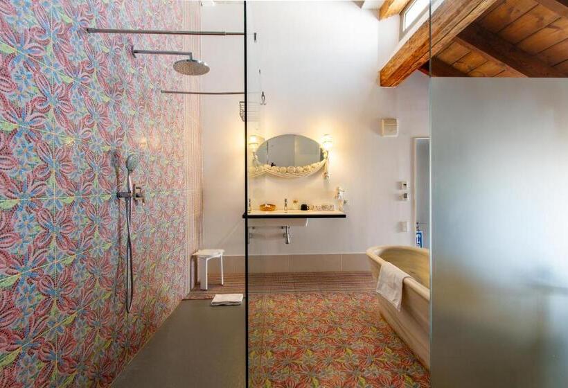 سوییت جونیور لوکس, Les Monges Palace Boutique