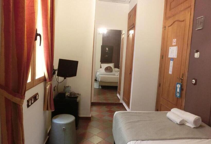 اتاق استاندارد یک نفره, Les Monges Palace Boutique