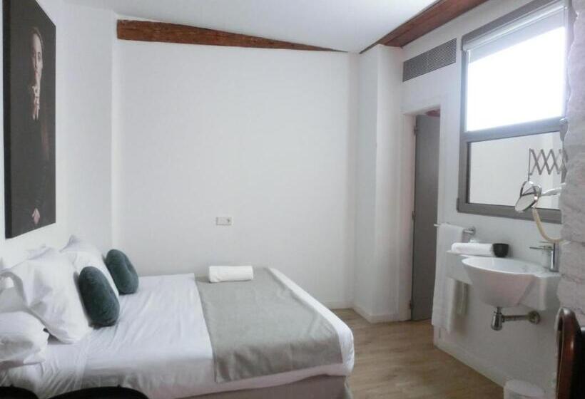 اتاق استاندارد سه نفره, Les Monges Palace Boutique