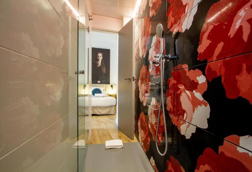 اتاق استاندارد سه نفره, Les Monges Palace Boutique