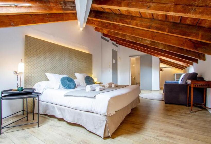 اتاق سوپریور خانوادگی, Les Monges Palace Boutique