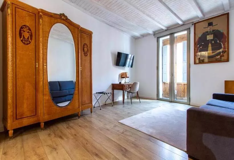 اتاق سوپریور خانوادگی, Les Monges Palace Boutique