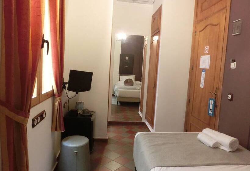 اتاق استاندارد یک نفره, Les Monges Palace Boutique