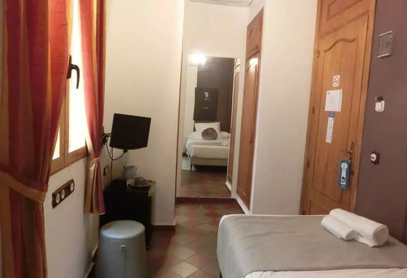 اتاق استاندارد یک نفره, Les Monges Palace Boutique