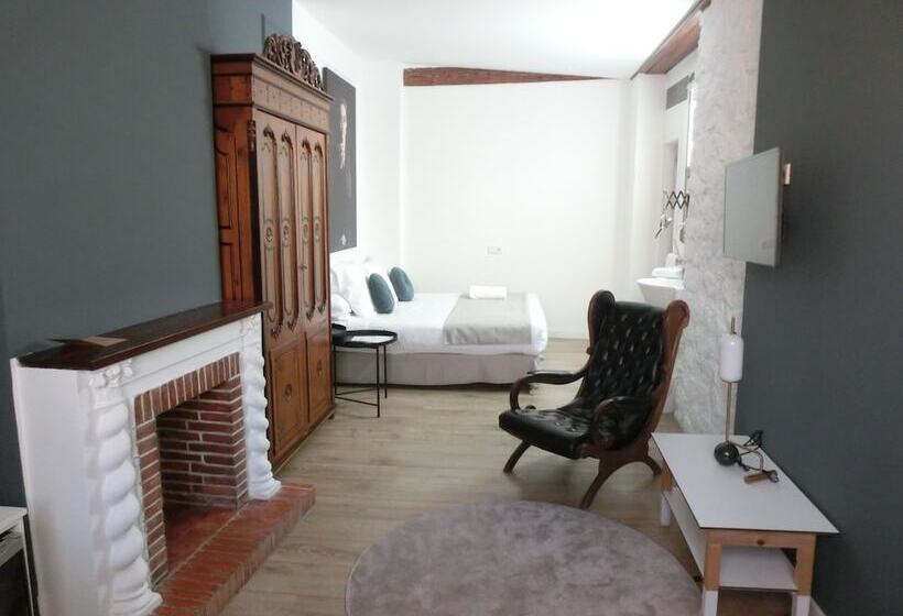 스탠다드 트리플 룸, Les Monges Palace Boutique