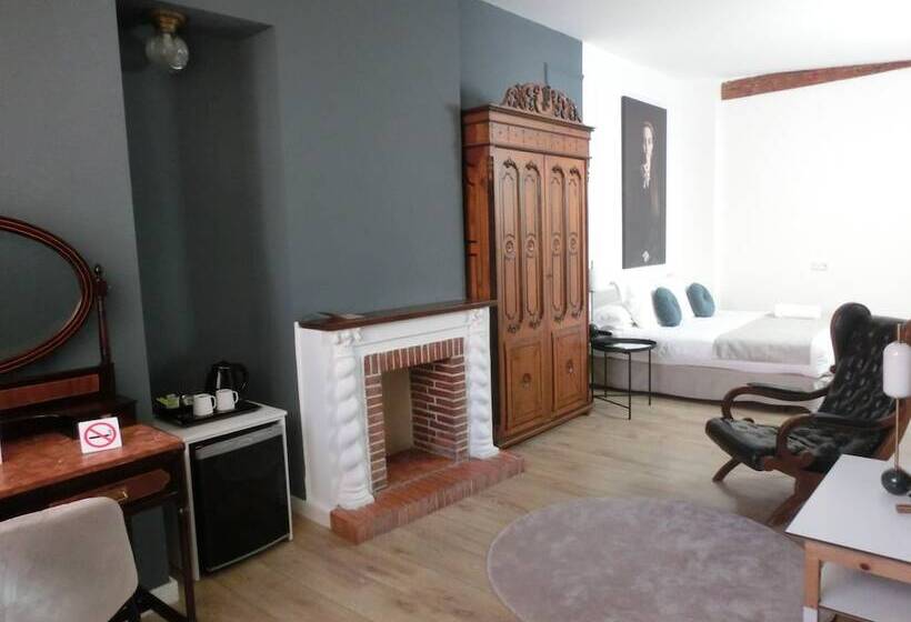 اتاق استاندارد سه نفره, Les Monges Palace Boutique