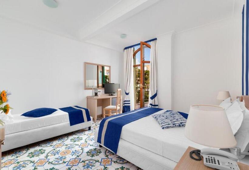 חדר סופריור לשלושה, Herculaneum