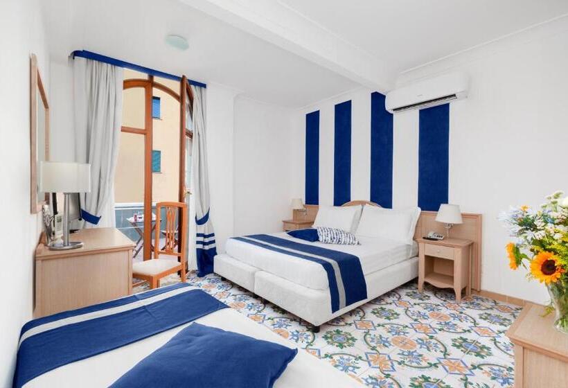 חדר סופריור לשלושה, Herculaneum