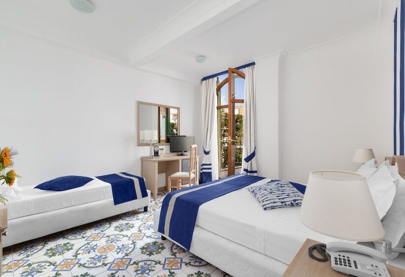 חדר סופריור לשלושה, Herculaneum