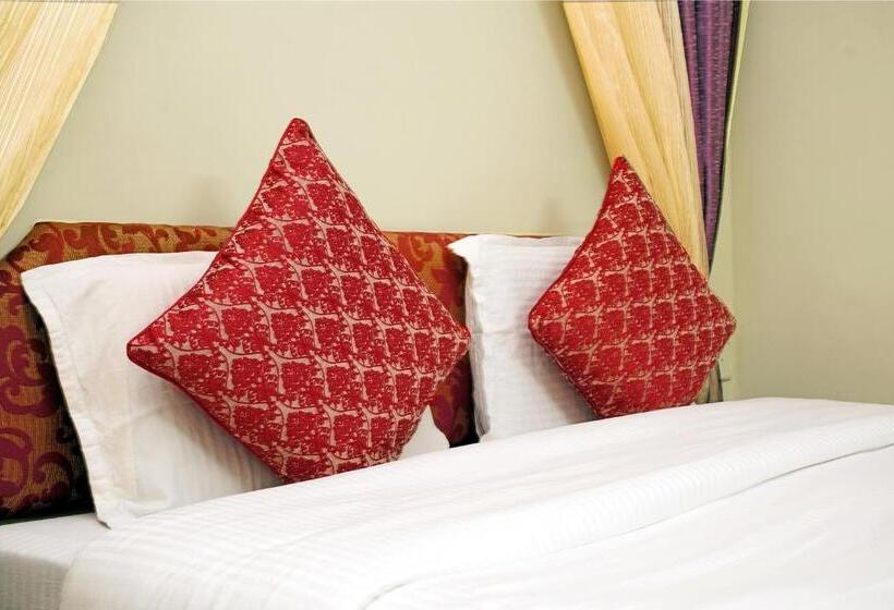 디럭스 룸, Padmini Palace