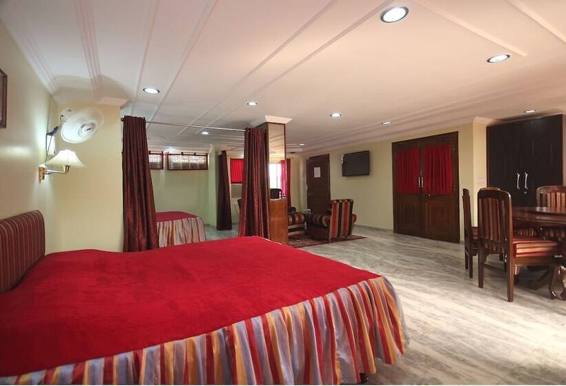 2 베드룸 패밀리 스위트, Padmini Palace