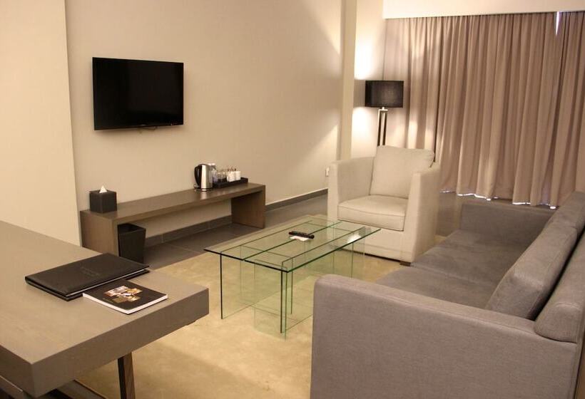 سوییت با چشم‌انداز دریا, Pangea Beach Resort