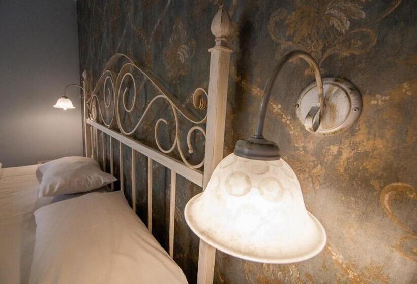 Standart Oda, Pension Andronic