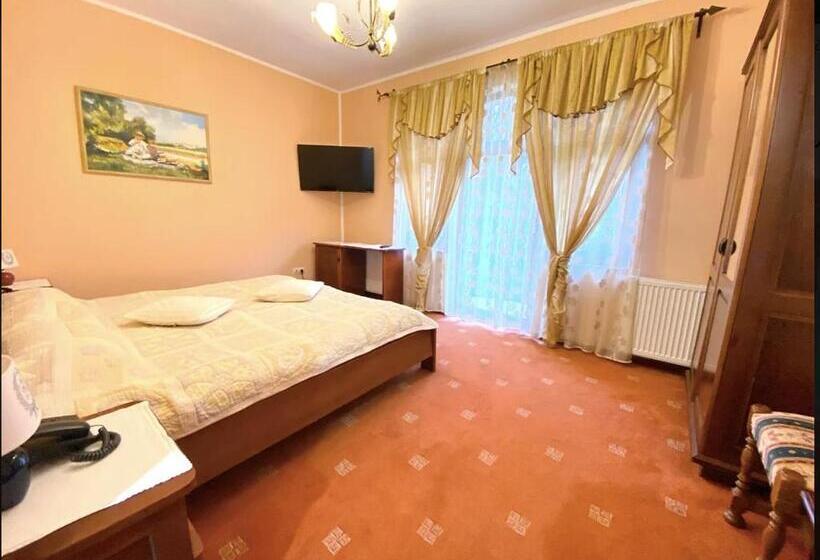 Номер Стандарт с Балконом, Pensiunea Crocus Sauna & Billiard