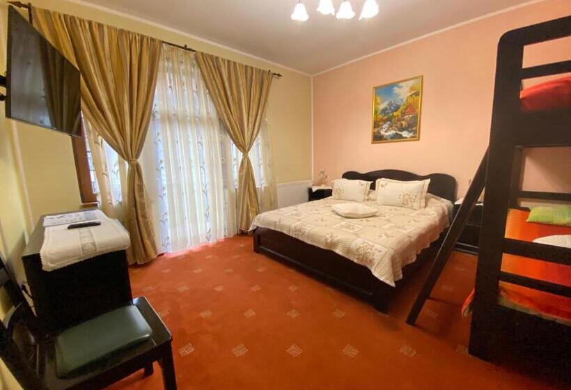 Семейный Номер, Pensiunea Crocus Sauna & Billiard