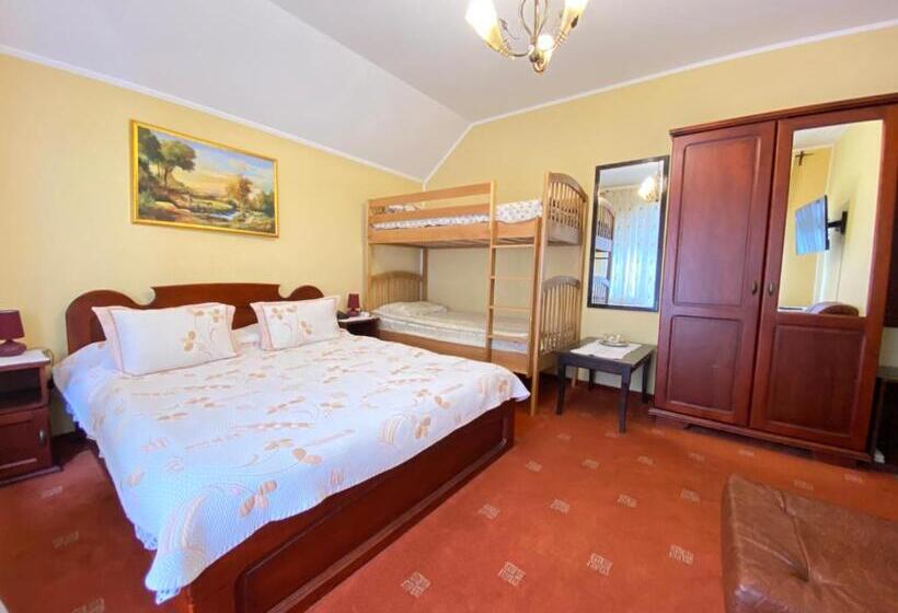 Семейный Номер, Pensiunea Crocus Sauna & Billiard