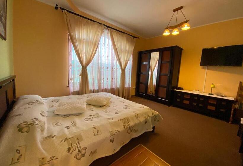 Номер Economy, Pensiunea Crocus Sauna & Billiard