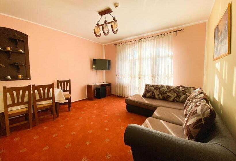 Люкс Вид на Горы, Pensiunea Crocus Sauna & Billiard