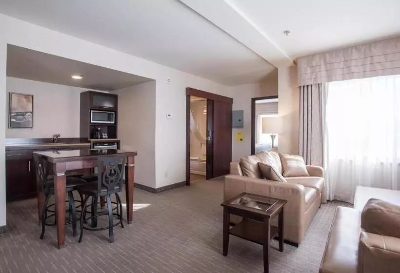 キングサイズベッドのスイートルーム, Quality Inn & Suites